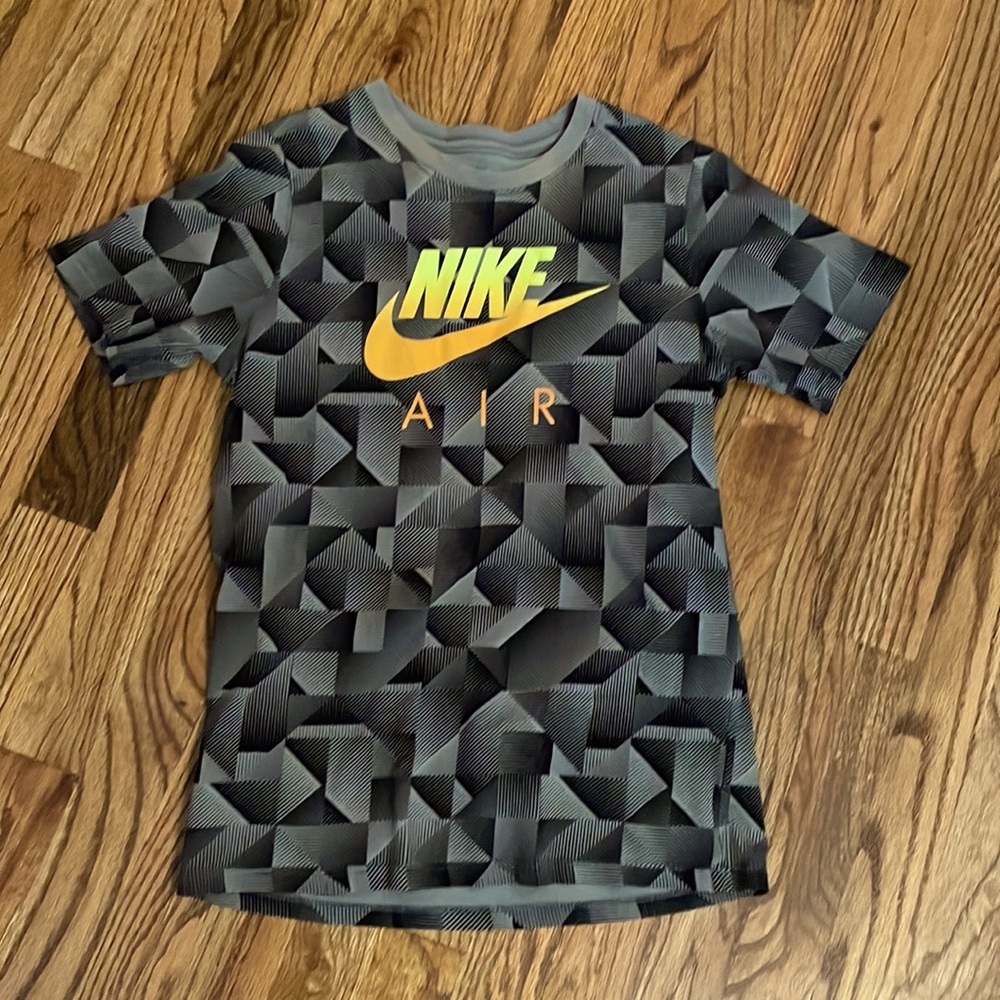 Nike tshirt